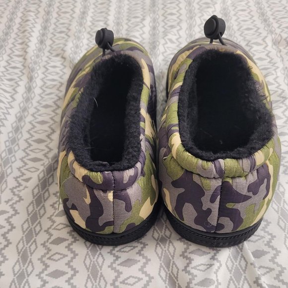 Men's Camouflage slippers. Size 11 - 12. - Picture 7 of 7